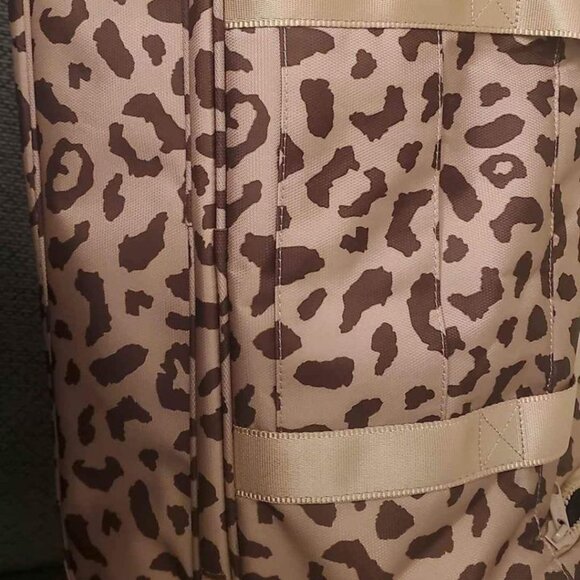 Calpak Duffle w/ bonus packing cube - Picture 5 of 5